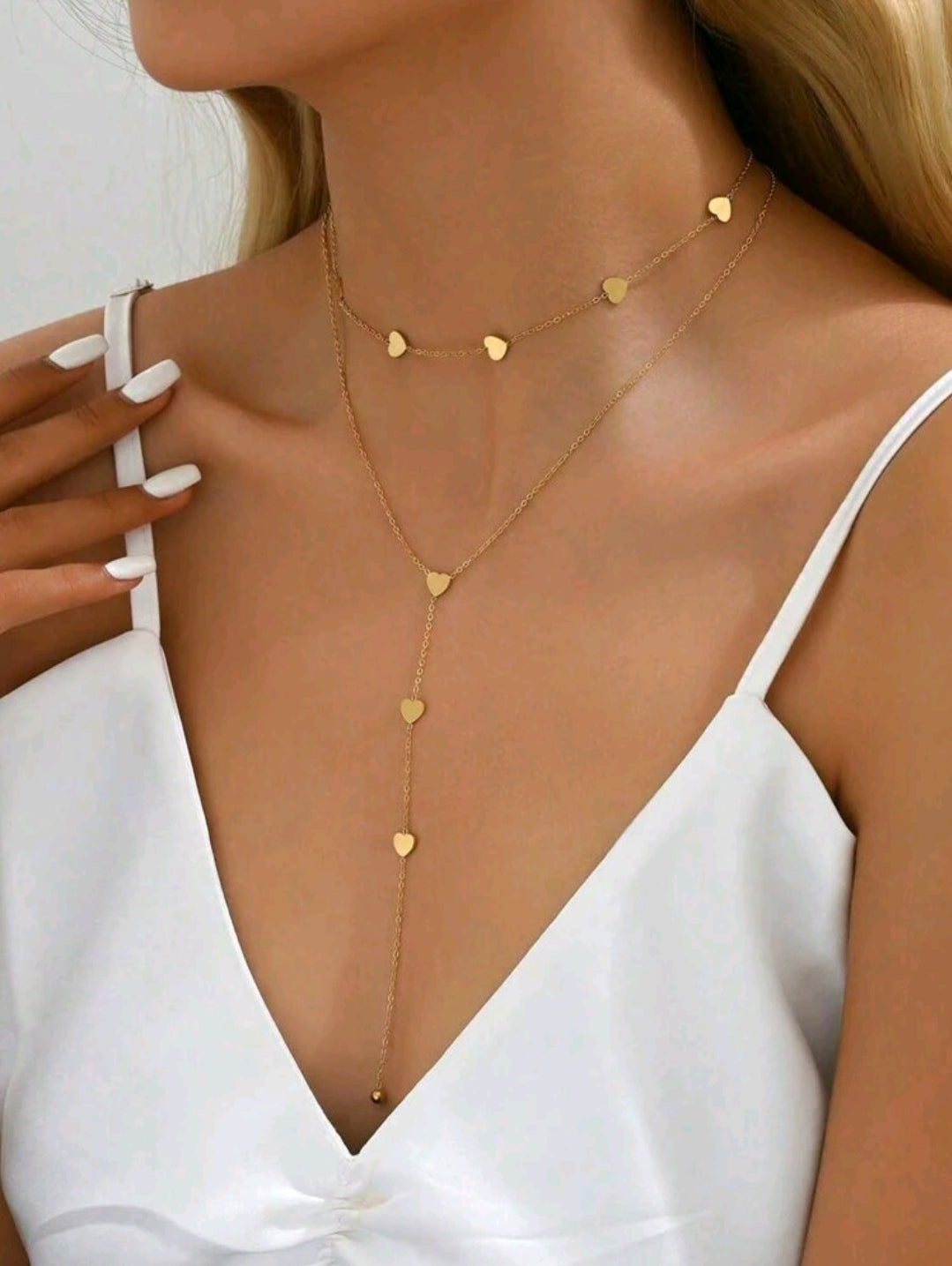 Collar dorado largo de doble capa