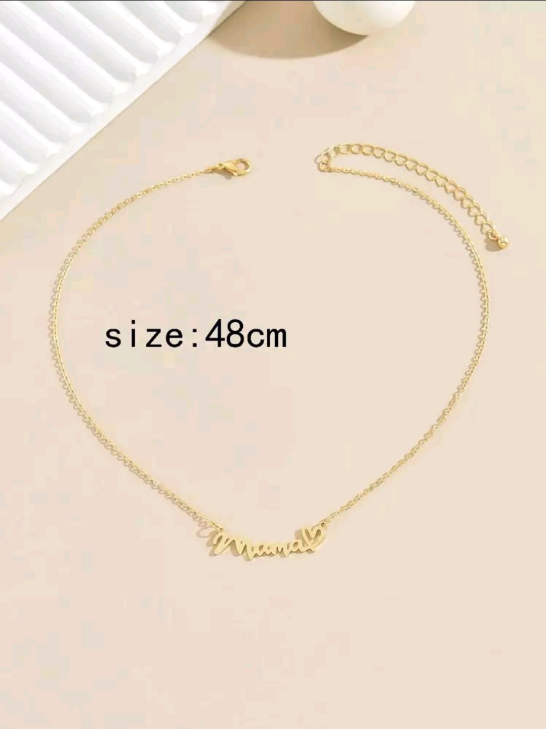 Collar dorado diseño de mamá