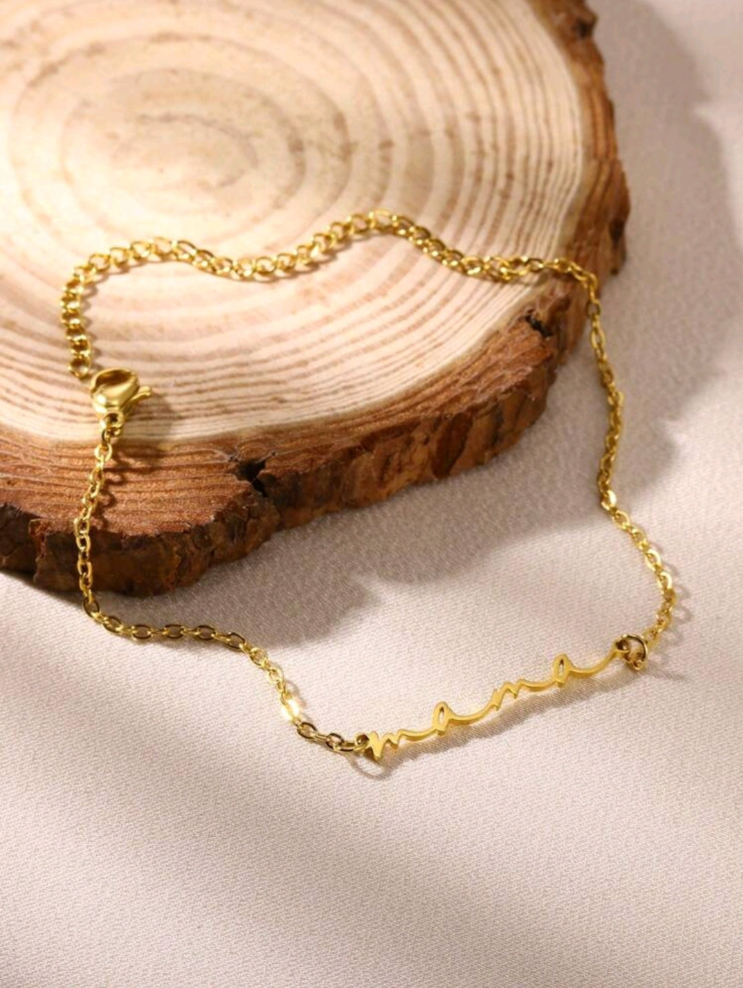 Pulsera ajustable dorada con diseño de mamá